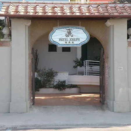 Hotel Joseph 3*