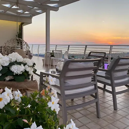 Joseph Hotel 3*