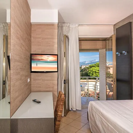 Joseph Otel Marina di Pietrasanta